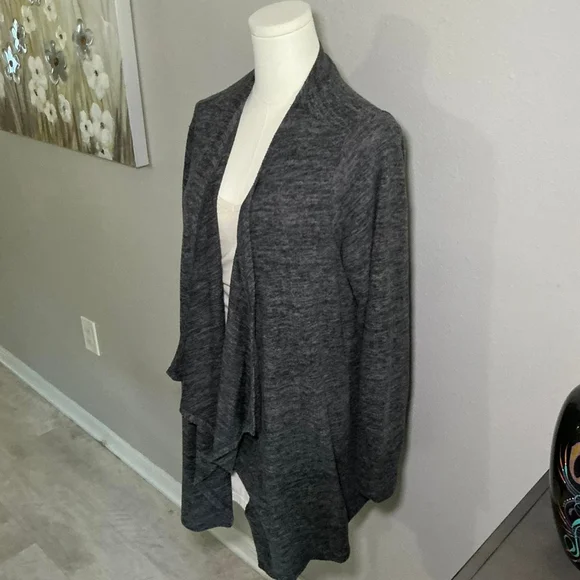 Torrid Super Soft Plush gray open front cardigan size 2 - Picture 3 of 4